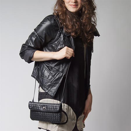コピーボッテガヴェネタ/BOTTEGA VENETA/ レザーショルダーバッグ/ポシェットバッグ /ブラック 255549 v0016 8175【秋冬】 レディース - 商品画像 4