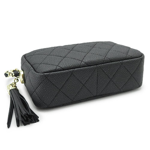シャネルコピー ミニショルダーバッグ レディース CHANEL カメラケース ポシェット ココマーク キルティング キャビアスキン レザー タッセル ブラック/GD A57717 Y83798 94305 - 商品画像 6