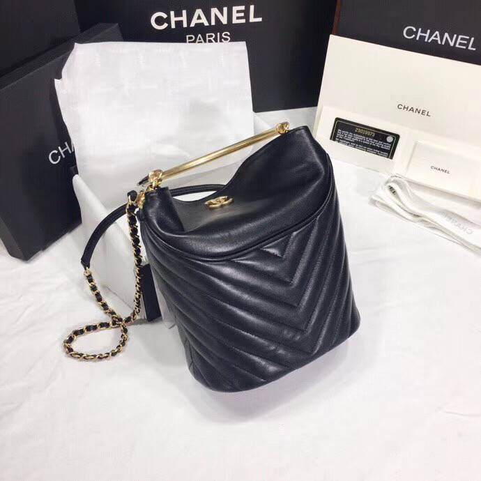CHANELバッグスーパーコピー シャネル 18AW A57861 Y83679 94305 バケットバッグ ブラック - 商品画像 1