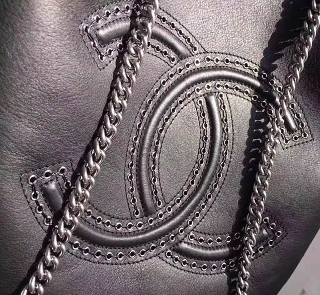 CHANELスーパーコピー ラージ ショッピング バッグ A69994 Y83239 94305 カーフスキン/アイレット ブラック - 商品画像 5