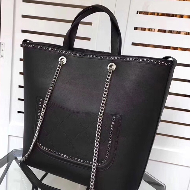 CHANELスーパーコピー ラージ ショッピング バッグ A69994 Y83239 94305 カーフスキン/アイレット ブラック - 商品画像 1