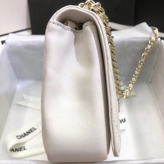 シャネルコピー CHANEL フラップ ショルダーバッグ CC ラム スタッズ パール 白 AS1514 B02377 10601 - 商品画像 5