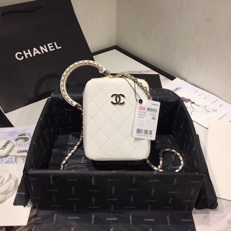 CHANELスーパーコピー シャネル ショルダーバッグ ハンドバッグ ホワイト ヴァニティーケース カーフスキン AS1753 B02782 10601 - 商品画像 4