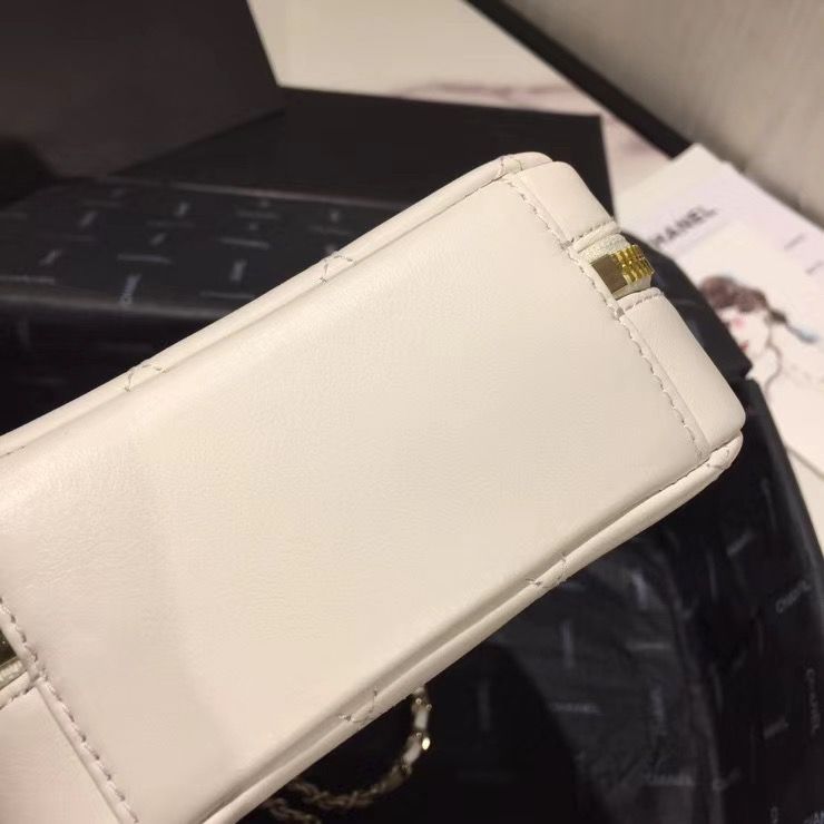 CHANELスーパーコピー シャネル ショルダーバッグ ハンドバッグ ホワイト ヴァニティーケース カーフスキン AS1753 B02782 10601 - 商品画像 9