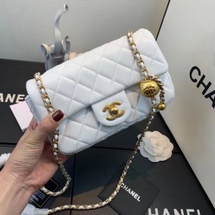 シャネル CHANEL マトラッセ ショルダーバッグ CCロゴ 白 AS1787 B02916 N6518