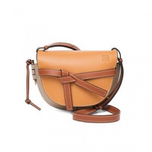 ロエベ LOEWE 新作! トリコロールでインパクト大! ゲートスモールGray 321.54.T20