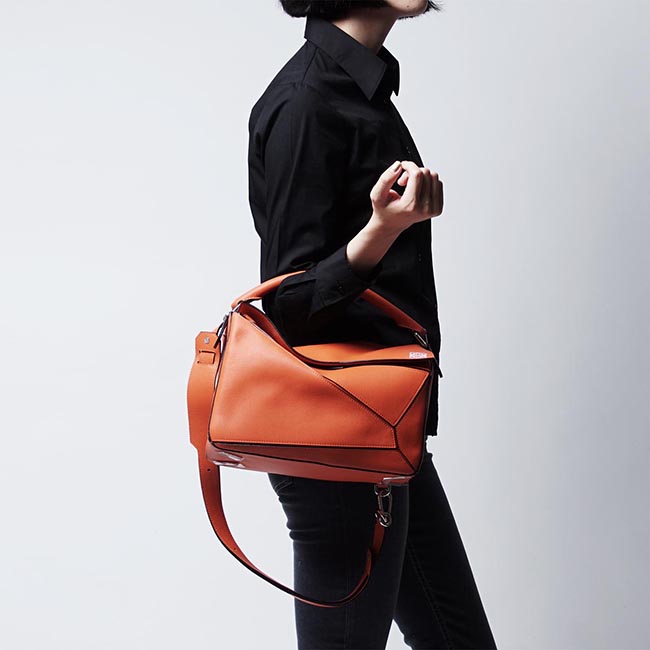 ロエベ/LOEWEスーパーコピー ハンドバッグ(2WAY仕様) PUZZLE SMALL CLASSIC CALF CORAL オレンジ系 32230 k74 7130 レディース - 商品画像 4
