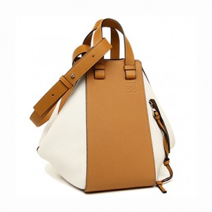 ロエベ バッグ LOEWE 387 12WT38 1947 ハンモック HAMMOCK MEDIUM BAG レディース ショルダーバッグ 無地 SOFT WHITE/AMBER