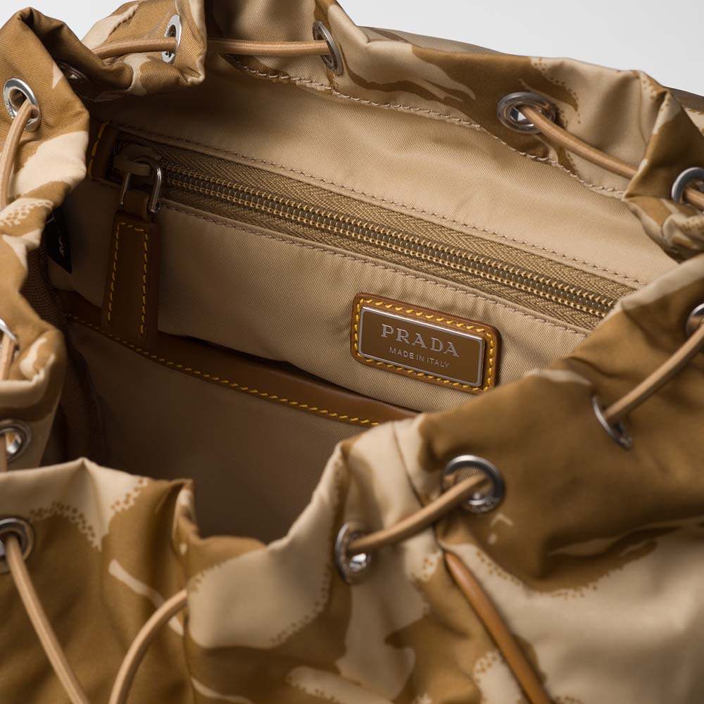 プラダ スーパーコピー プリント入り Re-Nylon xレザー バックパック 2VZ135_2C0Z - 商品画像 6