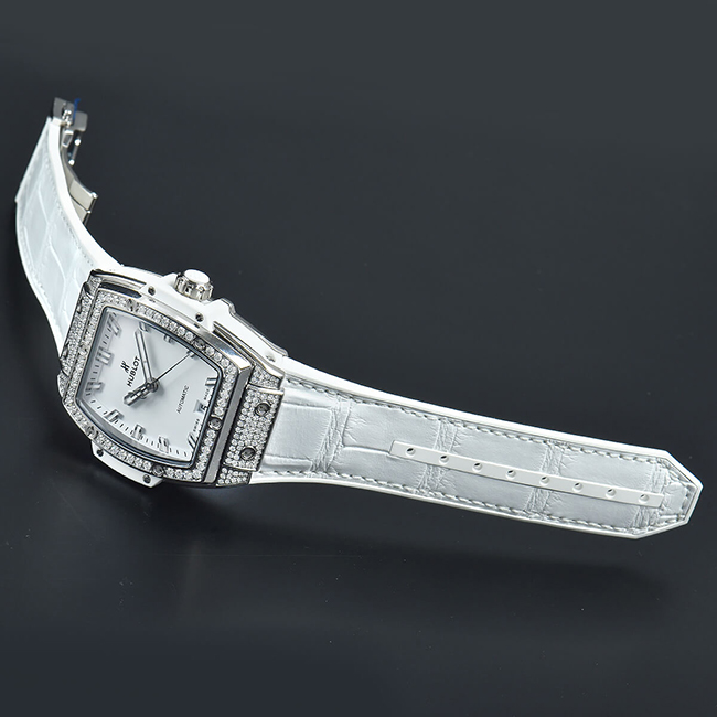 ウブロスーパーコピー スピリット オブ ビッグバン チタニウムダイヤモンド 665.NE.2010.LR.1604 - 商品画像 1