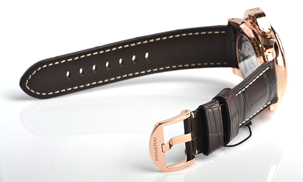 パネライスーパーコピー ルミノール1950 3デイズ クロノフライバック オートマチック 44mm PAM00525 - 商品画像 1
