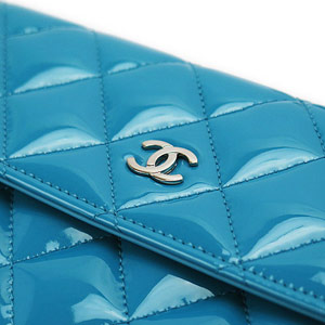 シャネル財布コピー CHANEL 二つ折りフラップ マトラッセ/キルティング パテントレザー ブルー×SV A50096 - 商品画像 5