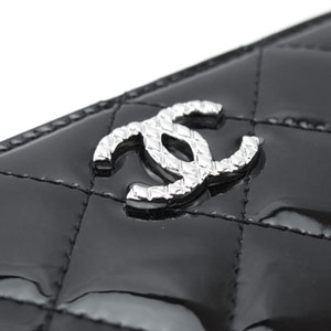 シャネルスーパーコピー長財布 CHANEL ラウンドファスナー パテントレザー ブリリアント キルティング ブラック A50106 - 商品画像 1