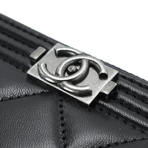 シャネル財布スーパーコピー ラウンドファスナー BOY CHANEL/ボーイシャネル キルティング マトラッセ レザー ブラック A80288 Y04639 NOIR - 商品画像 1